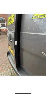 Load image into Gallery viewer, Pet Car Ventilation Boot Cool Dog Tailgate Vent Lock Extender
